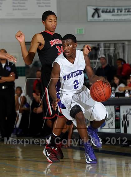 Thumbnail 2 in Westchester vs. Miller Grove (MaxPreps Holiday Classic) photogallery.