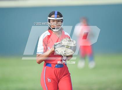 Thumbnail 3 in Los Alamitos @ Downey photogallery.