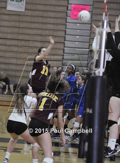 Thumbnail 3 in Gilbert vs Mountain Pointe (Gilbert Invitational) photogallery.