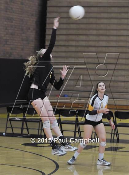 Thumbnail 2 in Gilbert vs Mountain Pointe (Gilbert Invitational) photogallery.