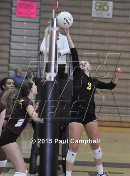 Thumbnail 3 in Gilbert vs Mountain Pointe (Gilbert Invitational) photogallery.