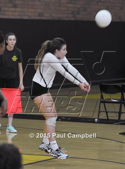 Thumbnail 1 in Gilbert vs Mountain Pointe (Gilbert Invitational) photogallery.