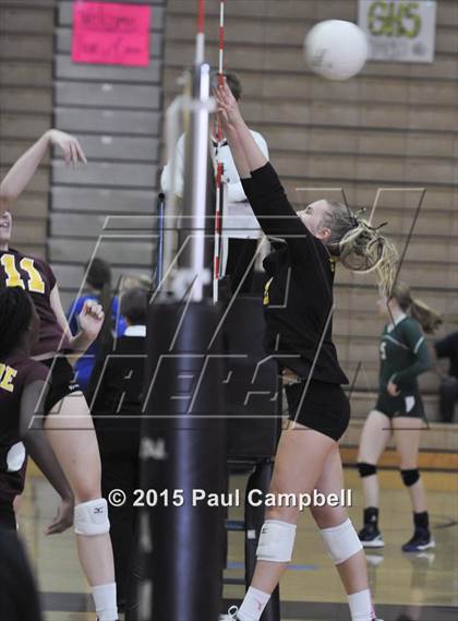 Thumbnail 2 in Gilbert vs Mountain Pointe (Gilbert Invitational) photogallery.