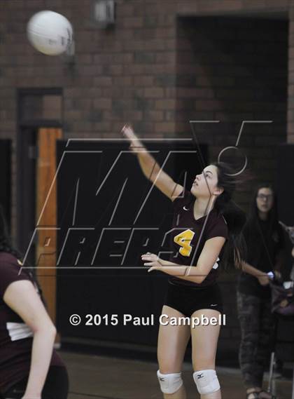 Thumbnail 1 in Gilbert vs Mountain Pointe (Gilbert Invitational) photogallery.