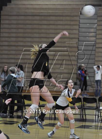 Thumbnail 3 in Gilbert vs Mountain Pointe (Gilbert Invitational) photogallery.