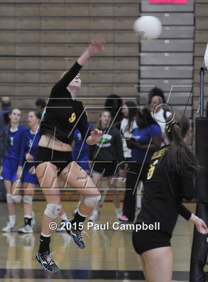 Thumbnail 2 in Gilbert vs Mountain Pointe (Gilbert Invitational) photogallery.