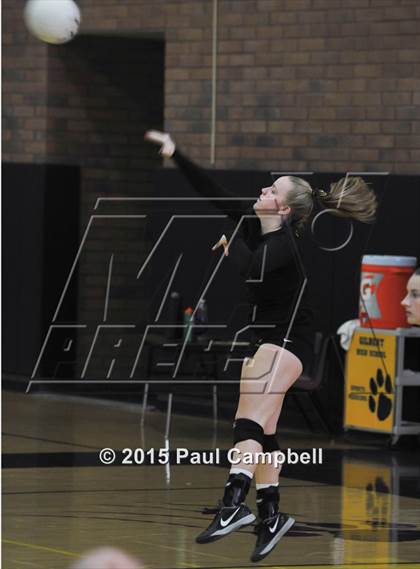 Thumbnail 2 in Gilbert vs Mountain Pointe (Gilbert Invitational) photogallery.