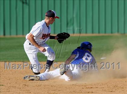 Thumbnail 2 in Corsicana vs Wakeland (James Taylor Classic) photogallery.
