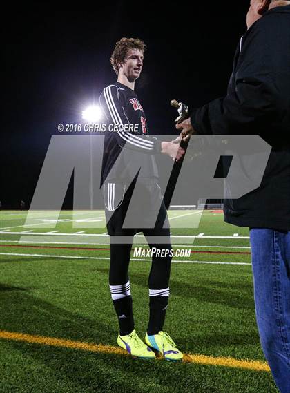 Thumbnail 2 in Honeoye Falls-Lima vs. Wilson Magnet (Section 5 Class A2 Final) photogallery.