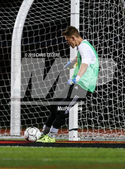 Thumbnail 3 in Honeoye Falls-Lima vs. Wilson Magnet (Section 5 Class A2 Final) photogallery.
