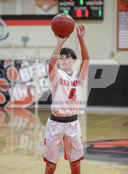 Thumbnail 2 in Kerman vs. McLane photogallery.