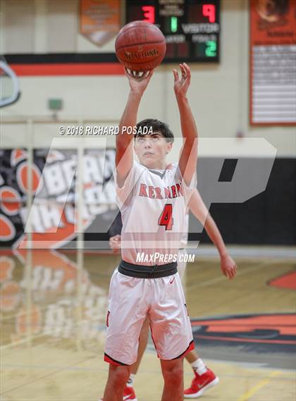 Thumbnail 2 in Kerman vs. McLane photogallery.