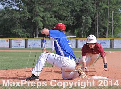 Thumbnail 2 in Caldwell Parish vs. White  (LHSAA 3A Bi-District Playoff) photogallery.