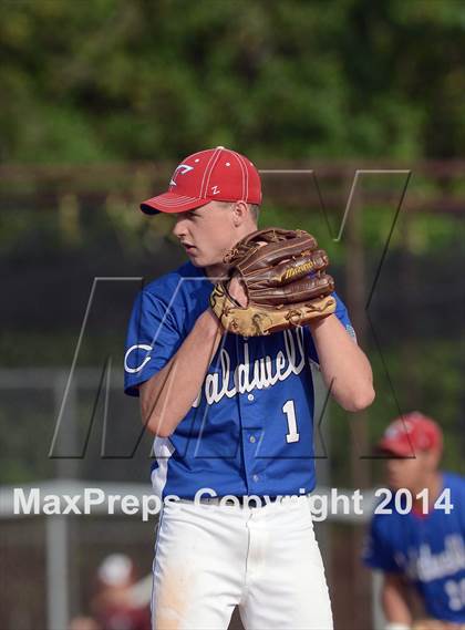 Thumbnail 1 in Caldwell Parish vs. White  (LHSAA 3A Bi-District Playoff) photogallery.