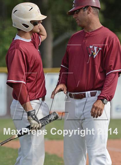 Thumbnail 2 in Caldwell Parish vs. White  (LHSAA 3A Bi-District Playoff) photogallery.
