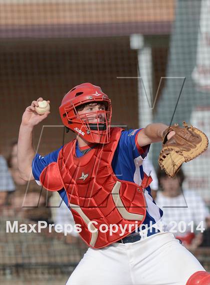 Thumbnail 1 in Caldwell Parish vs. White  (LHSAA 3A Bi-District Playoff) photogallery.