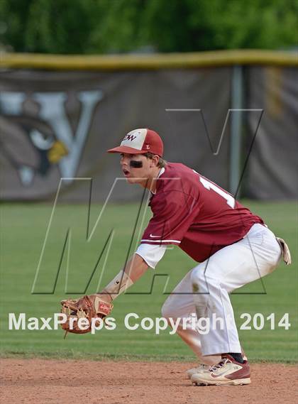 Thumbnail 2 in Caldwell Parish vs. White  (LHSAA 3A Bi-District Playoff) photogallery.