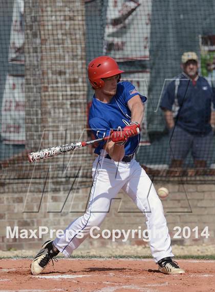 Thumbnail 3 in Caldwell Parish vs. White  (LHSAA 3A Bi-District Playoff) photogallery.