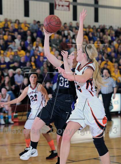 Thumbnail 3 in Ladysmith vs. Hurley (WIAA D4 Sectional Semi Final)  photogallery.