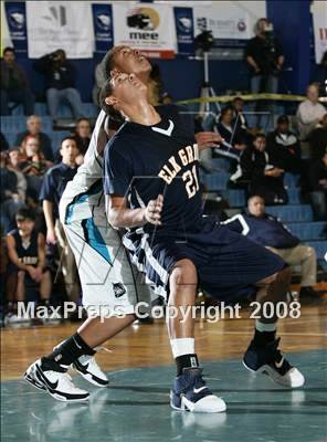 Thumbnail 2 in Elk Grove vs. Sheldon (Hoops for the Homeless Families Classic) photogallery.