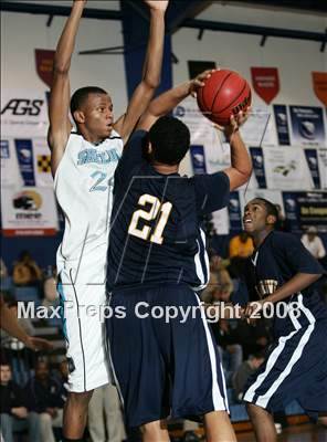 Thumbnail 1 in Elk Grove vs. Sheldon (Hoops for the Homeless Families Classic) photogallery.