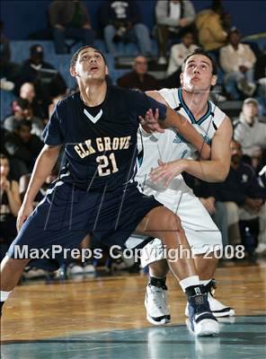 Thumbnail 1 in Elk Grove vs. Sheldon (Hoops for the Homeless Families Classic) photogallery.