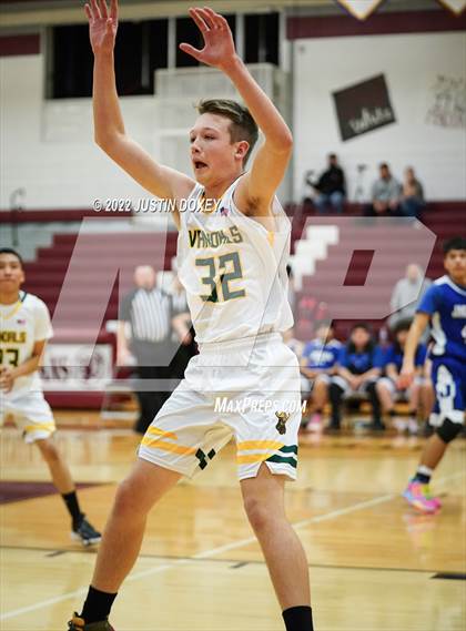 Thumbnail 2 in Eureka vs. Jackpot (NIAA 1A East Boys Semifinals) photogallery.