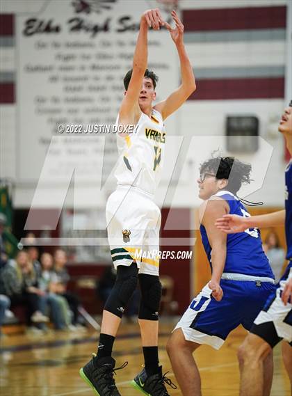 Thumbnail 3 in Eureka vs. Jackpot (NIAA 1A East Boys Semifinals) photogallery.