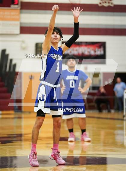 Thumbnail 2 in Eureka vs. Jackpot (NIAA 1A East Boys Semifinals) photogallery.