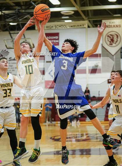 Thumbnail 3 in Eureka vs. Jackpot (NIAA 1A East Boys Semifinals) photogallery.