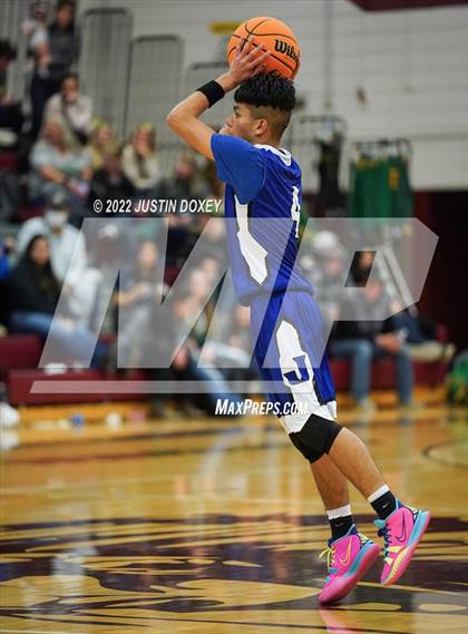 Thumbnail 3 in Eureka vs. Jackpot (NIAA 1A East Boys Semifinals) photogallery.