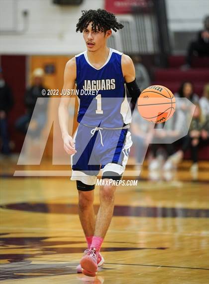 Thumbnail 3 in Eureka vs. Jackpot (NIAA 1A East Boys Semifinals) photogallery.