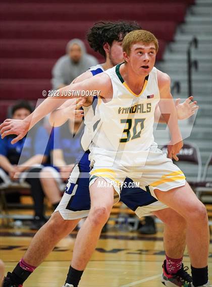 Thumbnail 2 in Eureka vs. Jackpot (NIAA 1A East Boys Semifinals) photogallery.