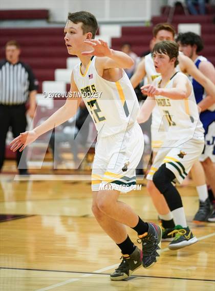 Thumbnail 2 in Eureka vs. Jackpot (NIAA 1A East Boys Semifinals) photogallery.
