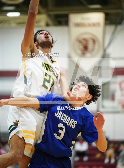 Thumbnail 2 in Eureka vs. Jackpot (NIAA 1A East Boys Semifinals) photogallery.