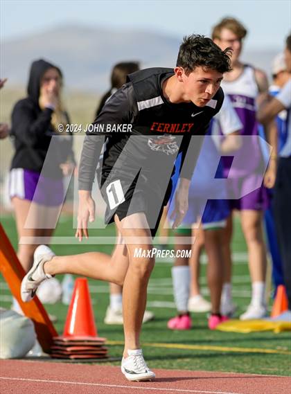 Thumbnail 2 in Fernley Invitational (400M) photogallery.