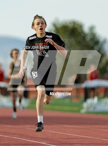Thumbnail 2 in Fernley Invitational (400M) photogallery.