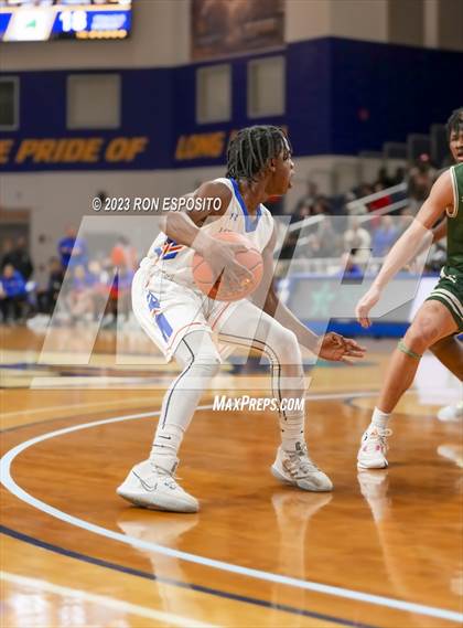 Thumbnail 2 in Malverne vs Carle Place (NYSPHSAA Section 8 Class B Final) photogallery.