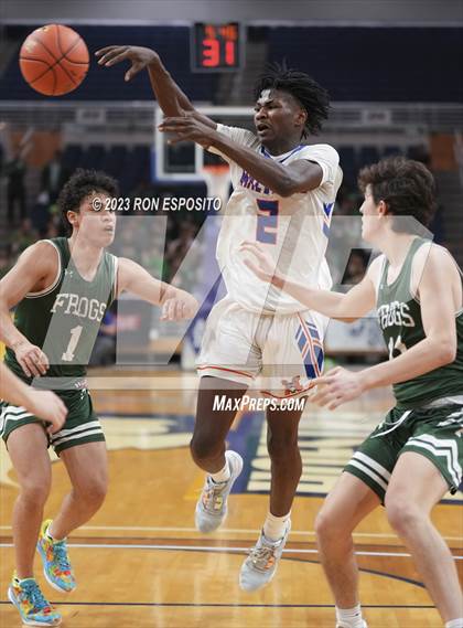 Thumbnail 1 in Malverne vs Carle Place (NYSPHSAA Section 8 Class B Final) photogallery.