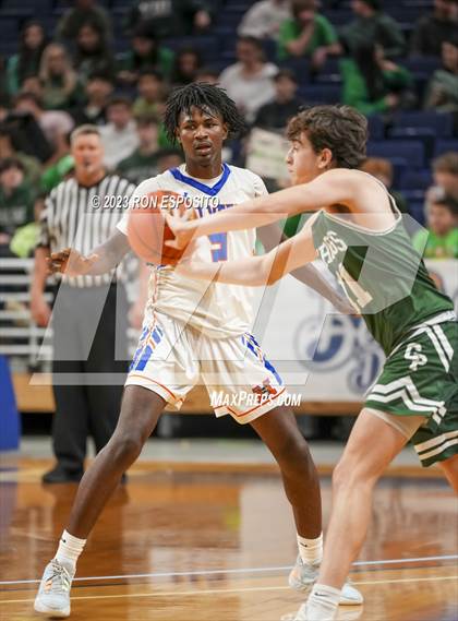 Thumbnail 1 in Malverne vs Carle Place (NYSPHSAA Section 8 Class B Final) photogallery.
