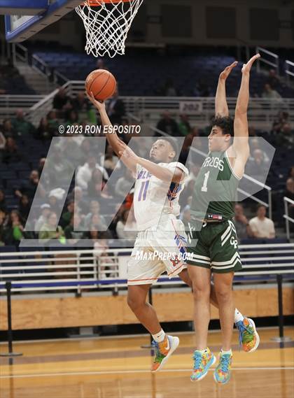 Thumbnail 1 in Malverne vs Carle Place (NYSPHSAA Section 8 Class B Final) photogallery.