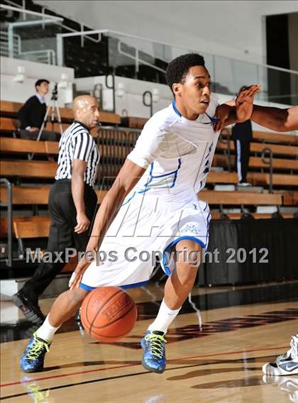 Thumbnail 3 in Alta Loma vs. Flintridge Prep (So Cal Shootout) photogallery.