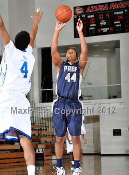 Thumbnail 2 in Alta Loma vs. Flintridge Prep (So Cal Shootout) photogallery.