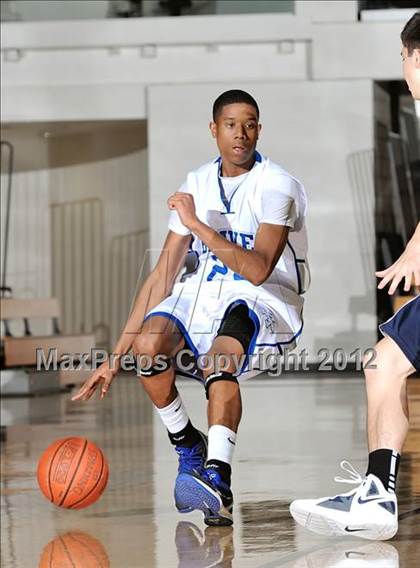 Thumbnail 1 in Alta Loma vs. Flintridge Prep (So Cal Shootout) photogallery.
