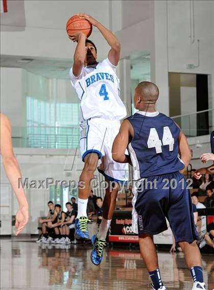 Thumbnail 3 in Alta Loma vs. Flintridge Prep (So Cal Shootout) photogallery.