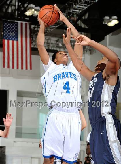 Thumbnail 2 in Alta Loma vs. Flintridge Prep (So Cal Shootout) photogallery.