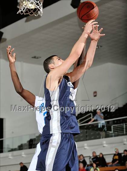 Thumbnail 3 in Alta Loma vs. Flintridge Prep (So Cal Shootout) photogallery.