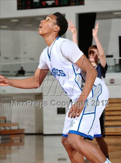 Thumbnail 1 in Alta Loma vs. Flintridge Prep (So Cal Shootout) photogallery.
