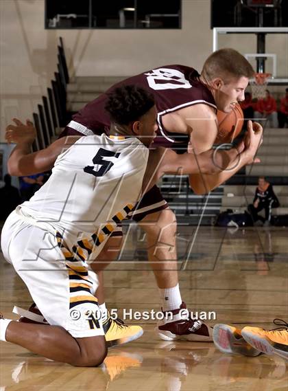 Thumbnail 2 in JW North vs. Mercer Island (MaxPreps Holiday Classic) photogallery.