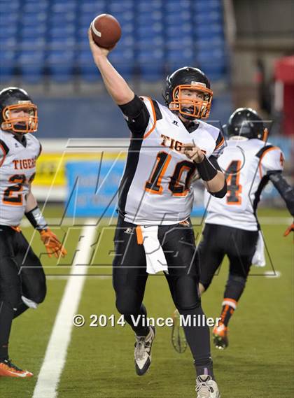 Thumbnail 2 in Napavine vs Okanagan (WIAA 2B Final) photogallery.